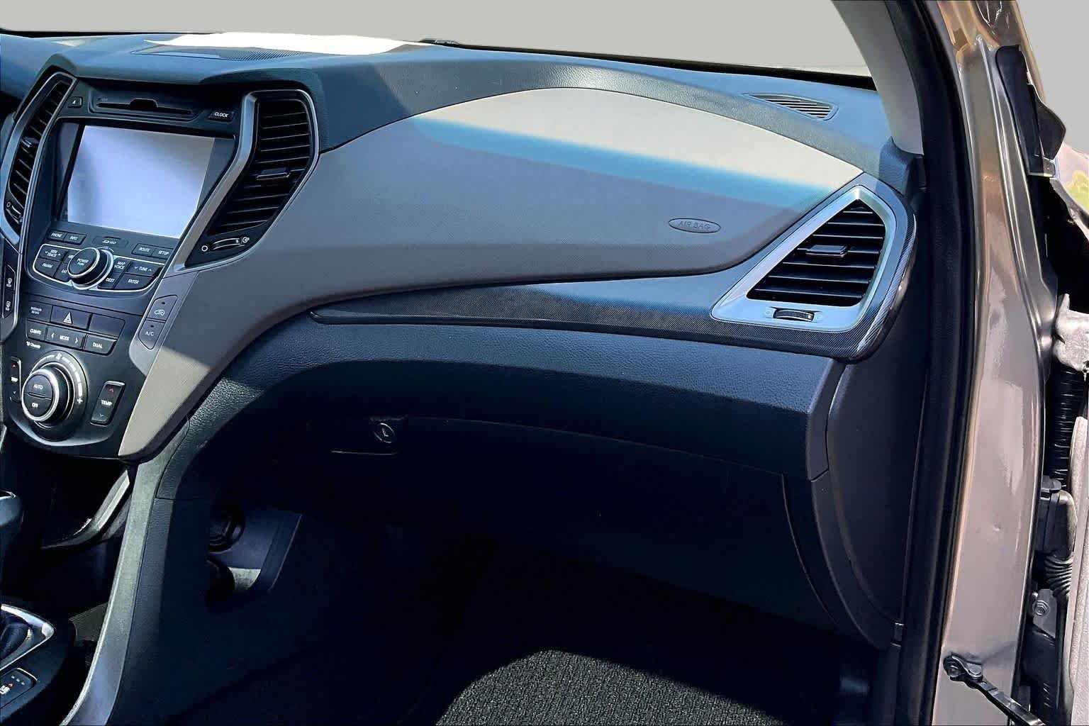 Used 2015 Mineral Gray Hyundai  image 19