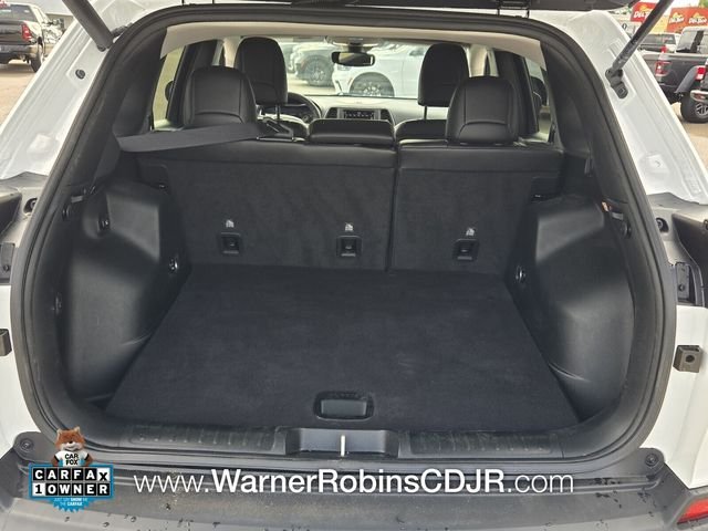 Used 2023 White Jeep Altitude image 13