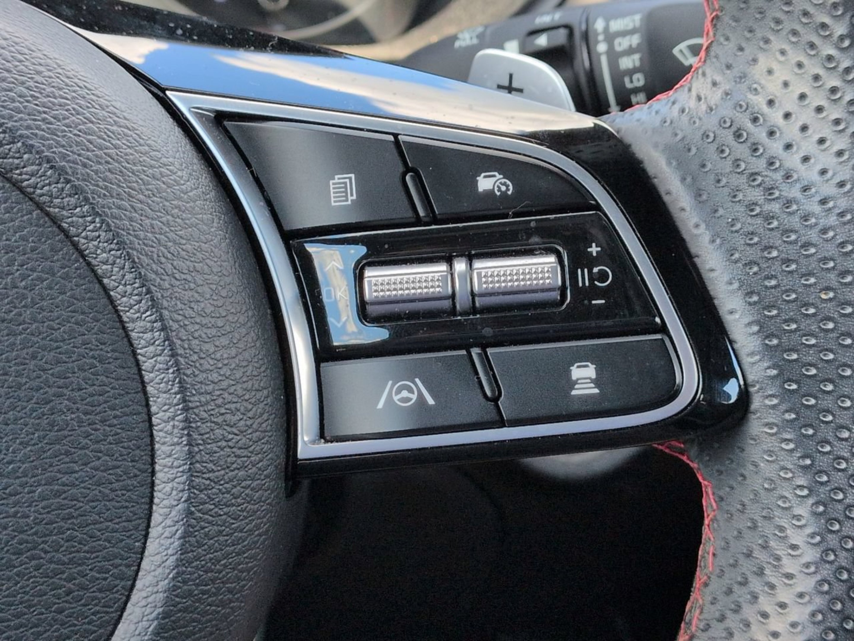 Certified Used 2024 Snow White Pearl Kia GT image 23