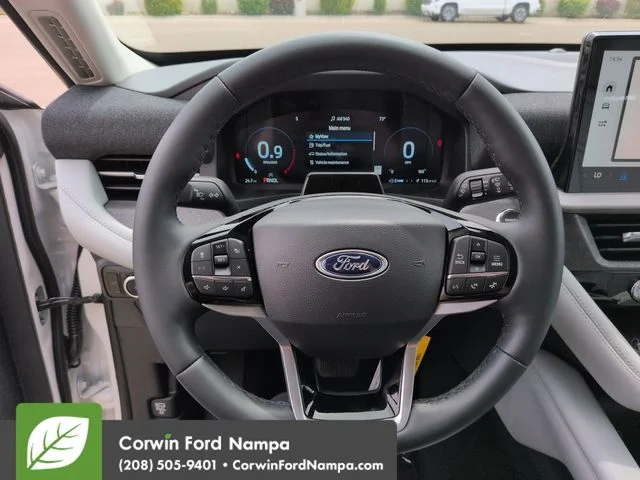 New 2026 Star White Metallic Tri-Coat Ford Platinum image 14