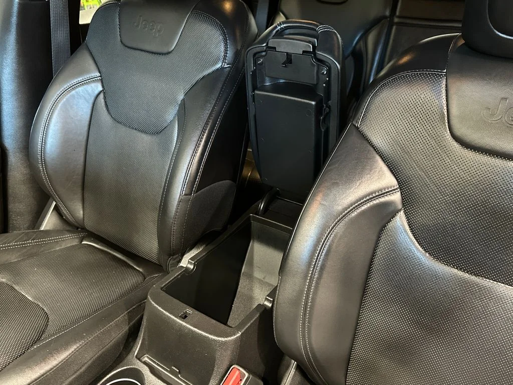 Used 2019 Black Jeep Limited image 25