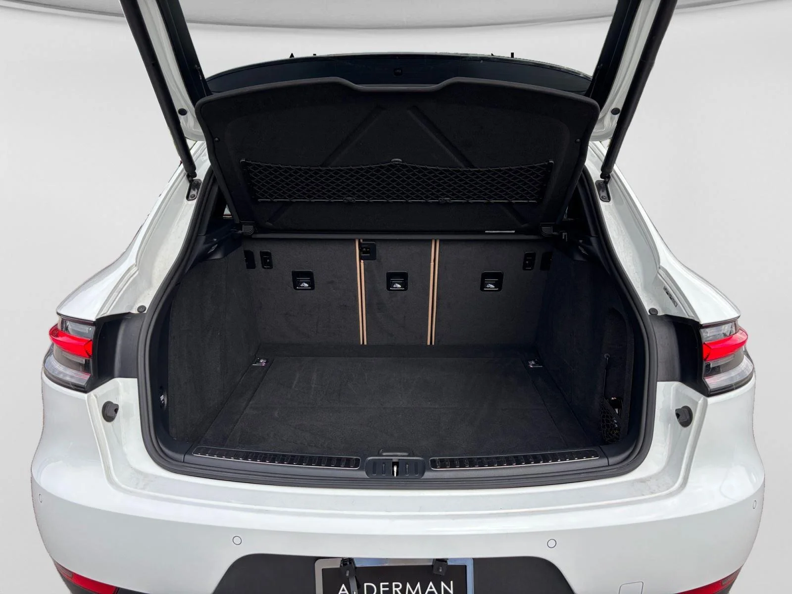 Used 2020 White Porsche Base image 19