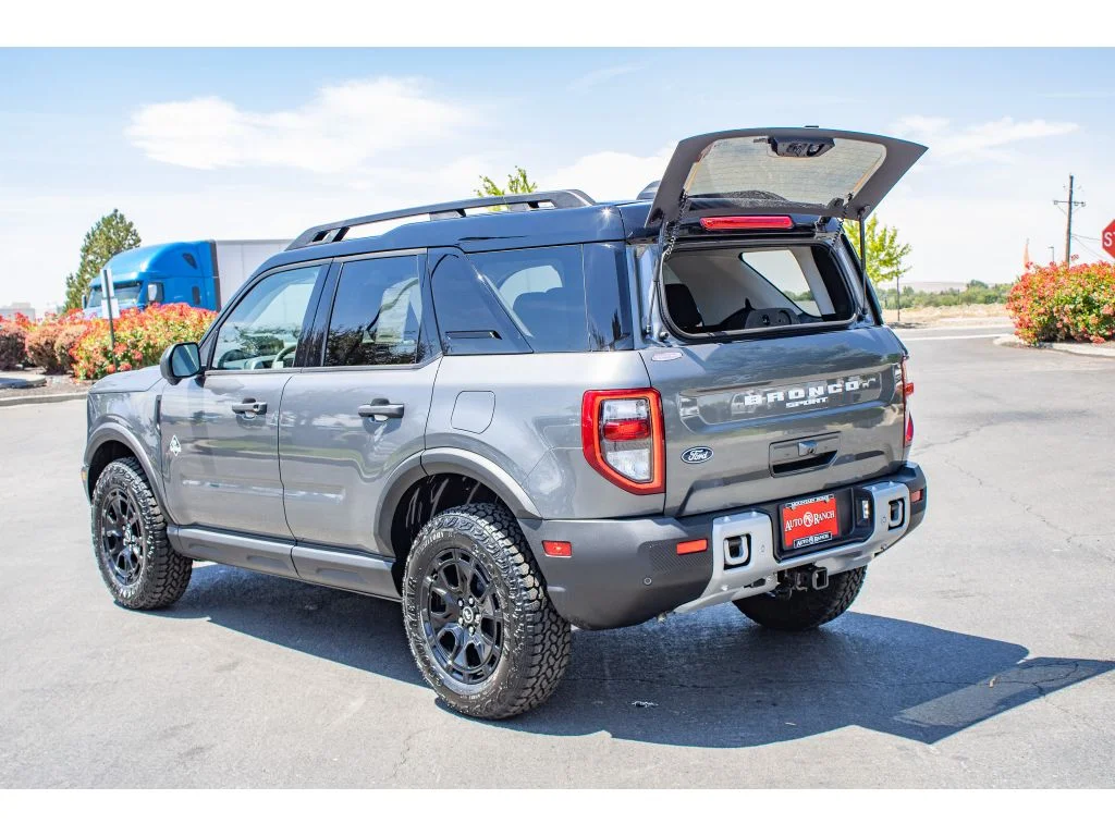 New 2026 CARBONIZED GRAY METALLIC Ford Outer Banks image 9