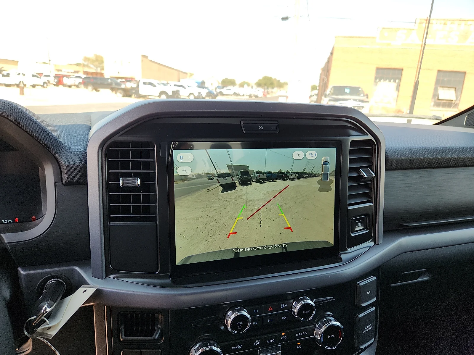 New 2026 Oxford White Ford XLT image 22