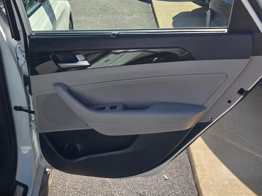 Used 2016 White Hyundai Limited image 8