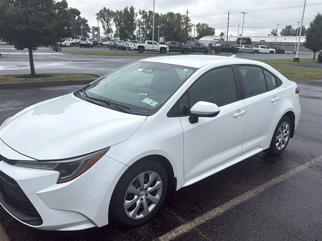 Used 2024 Ice Cap Toyota LE image 2