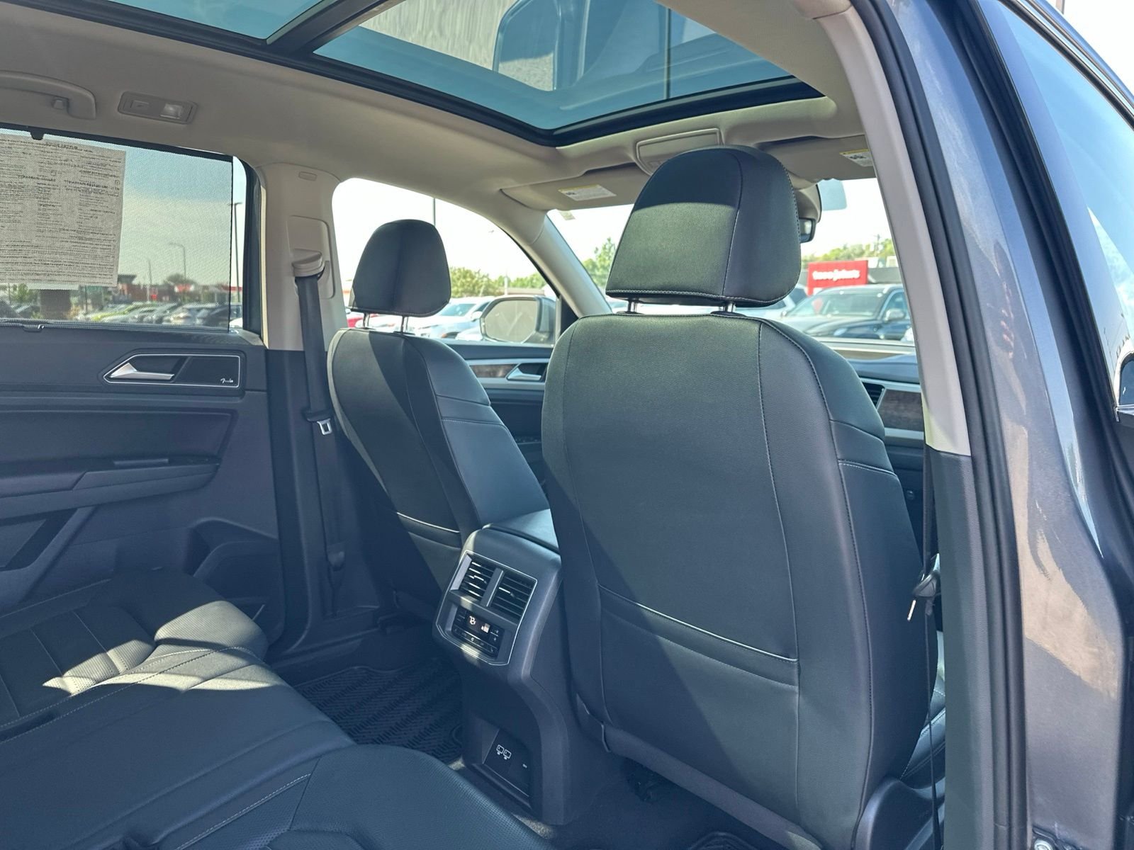 Used 2019 Gray Volkswagen SEL Premium image 43