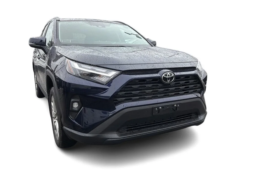 Used 2025 Blueprint Toyota XLE AWD Dilawri Certified   Local BC   1 OWNER image 3