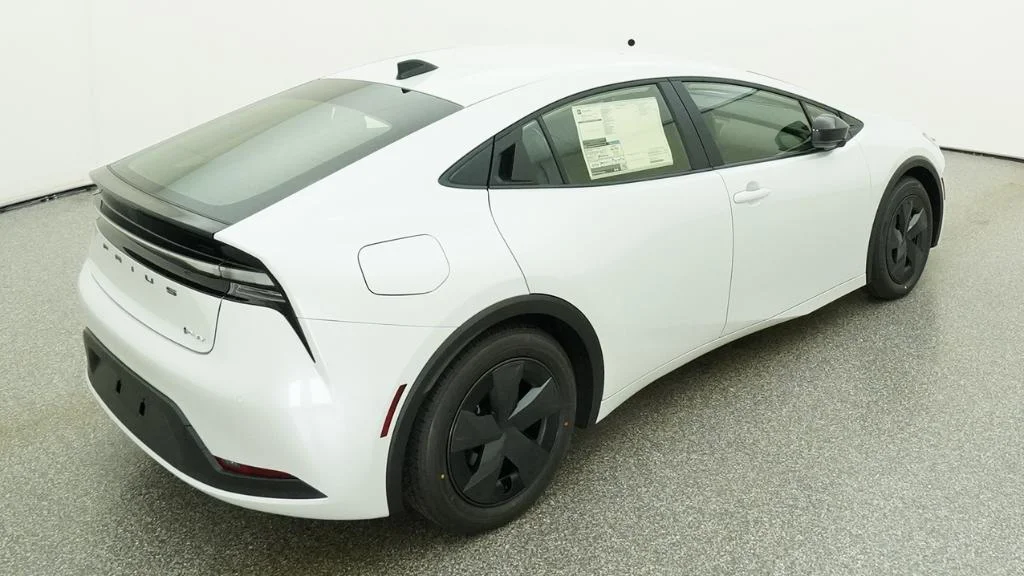 New 2026 Wind Chill Pearl Toyota SE image 14