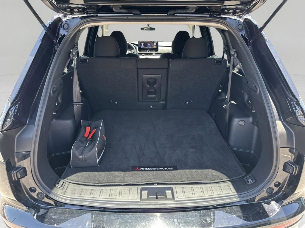 Used 2025 Black Mitsubishi ES image 22