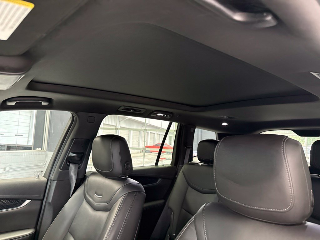 Used 2022 White Cadillac Premium Luxury image 26