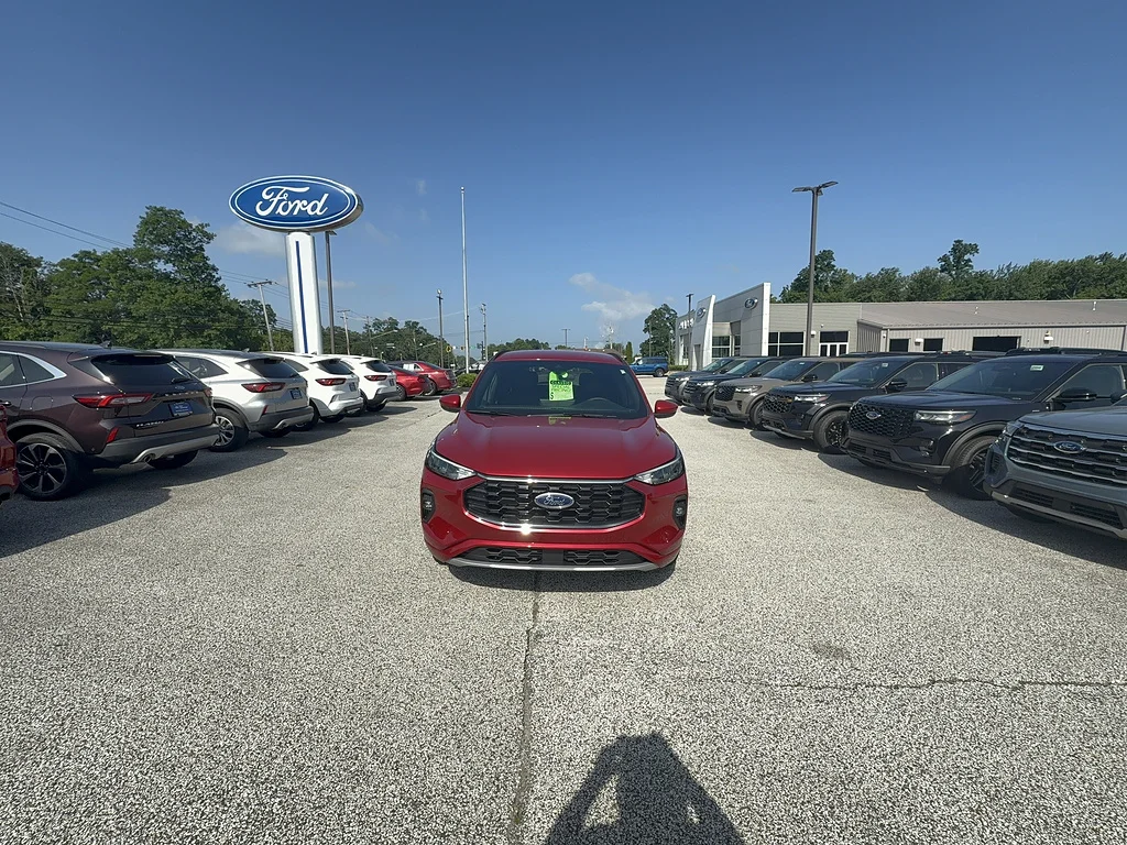 Used 2024 Rapid Red Metallic Tinted Clearcoat Ford ST-Line Select image 10