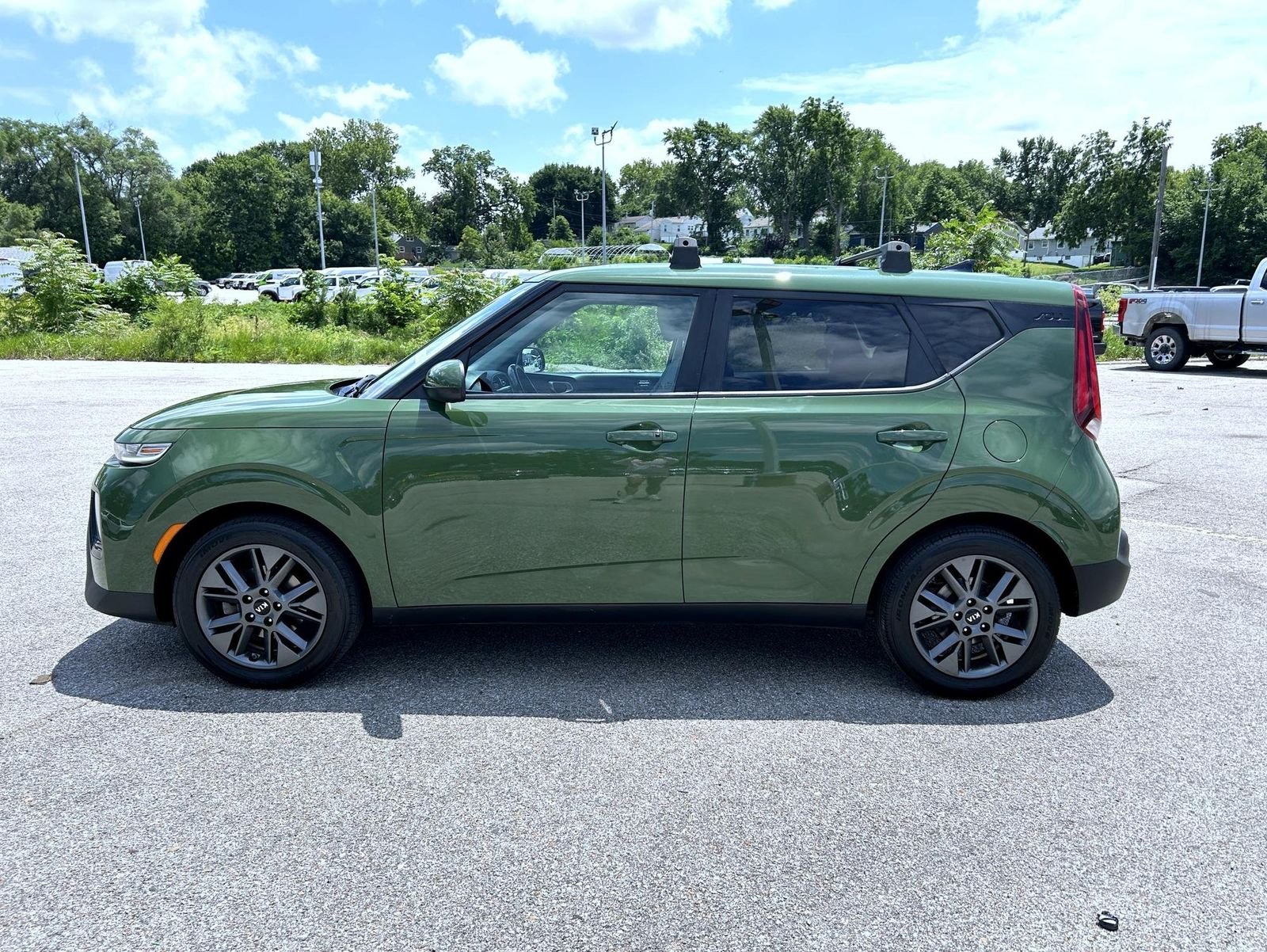 Used 2020 Green Kia EX image 9
