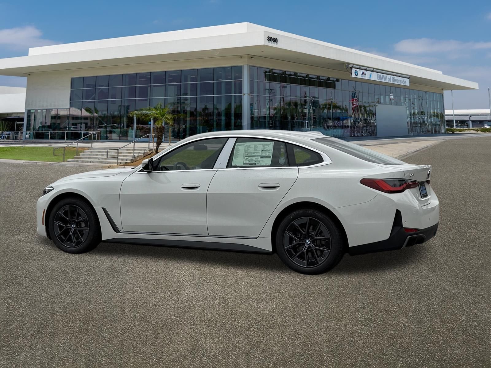 New 2026 Alpine White BMW xDrive40 image 7