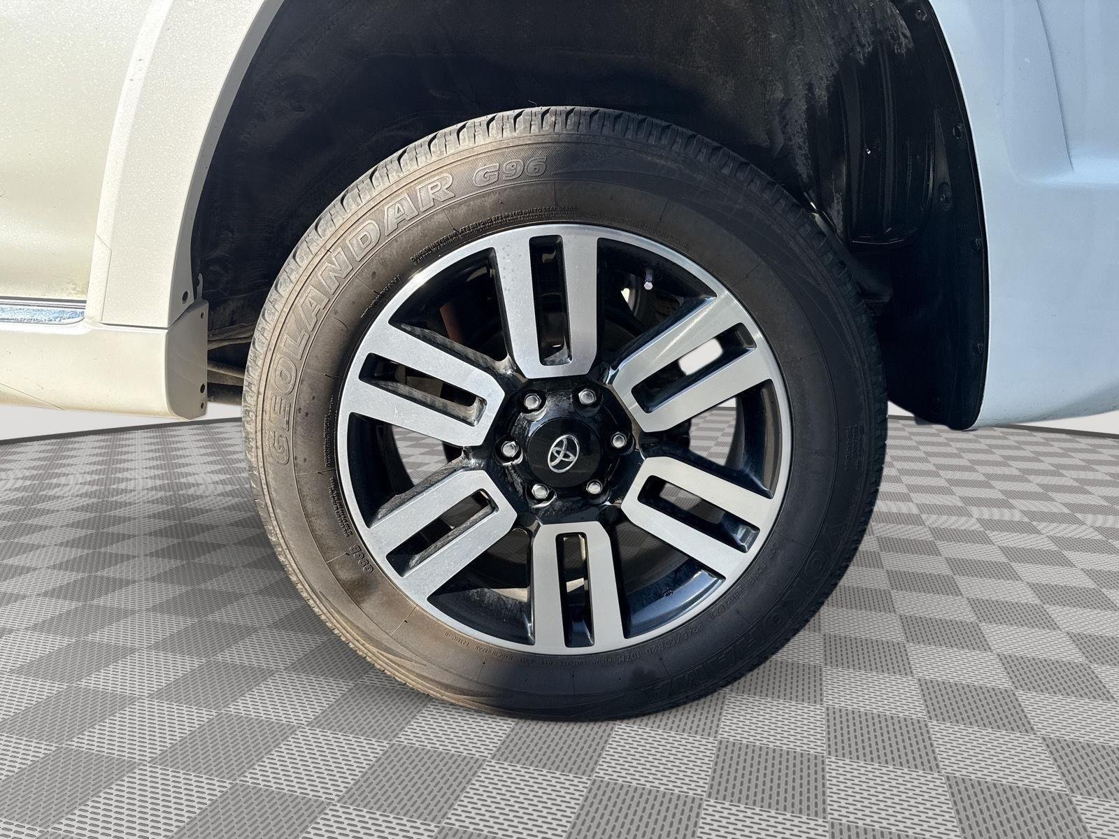 Certified Used 2024 Wind Chill Pearl Toyota Limited image 15