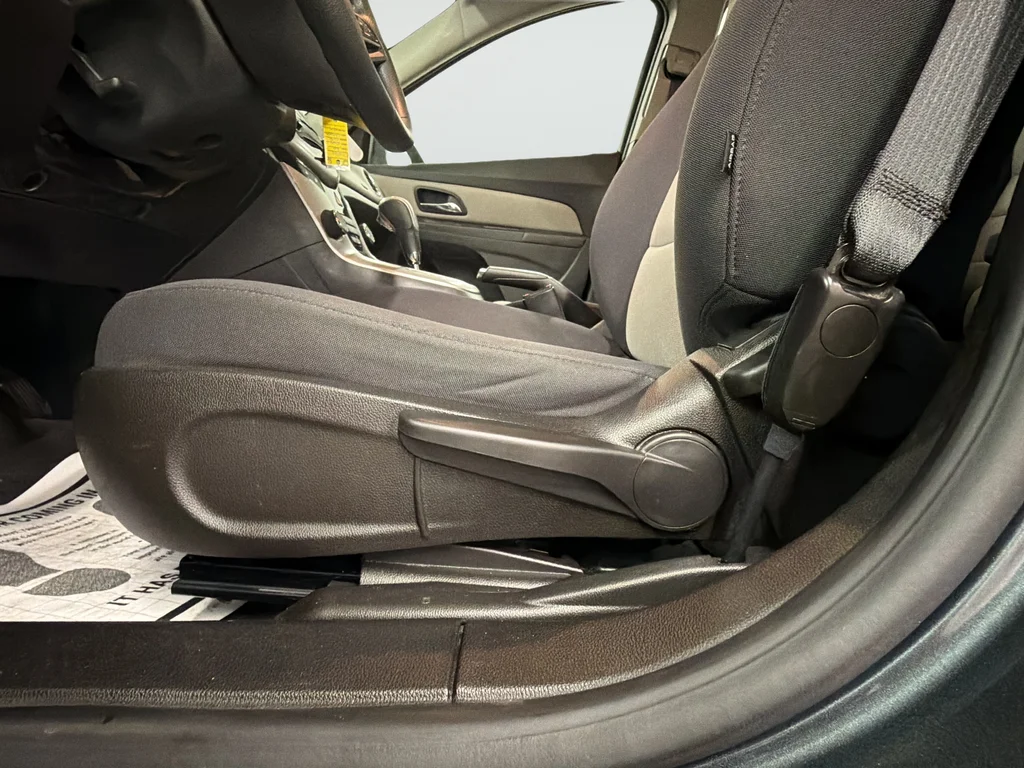 Used 2013 Gray Chevrolet LS image 17