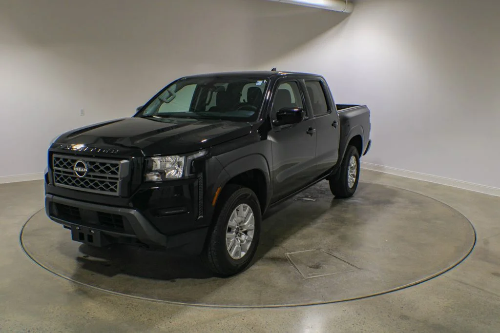 2023 Nissan Frontier SV Crew Cab 4X4 SWB's photo