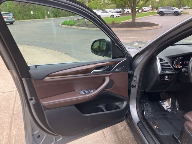 Used 2023 Gray BMW xDrive30i image 11