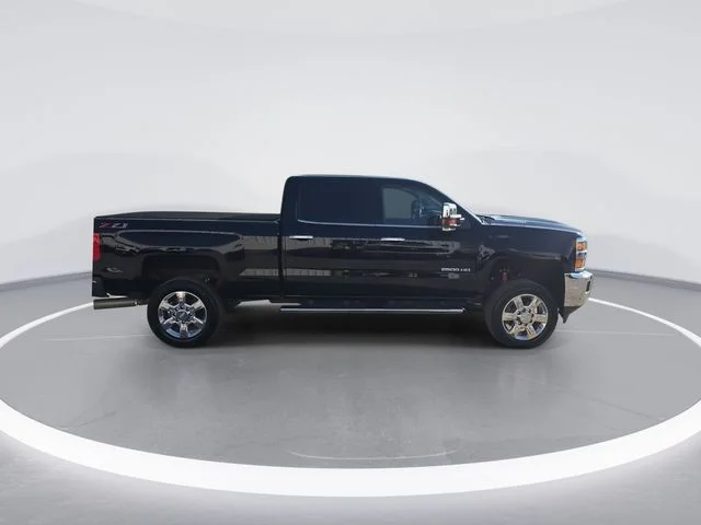 Used 2019 Black Chevrolet LTZ image 5