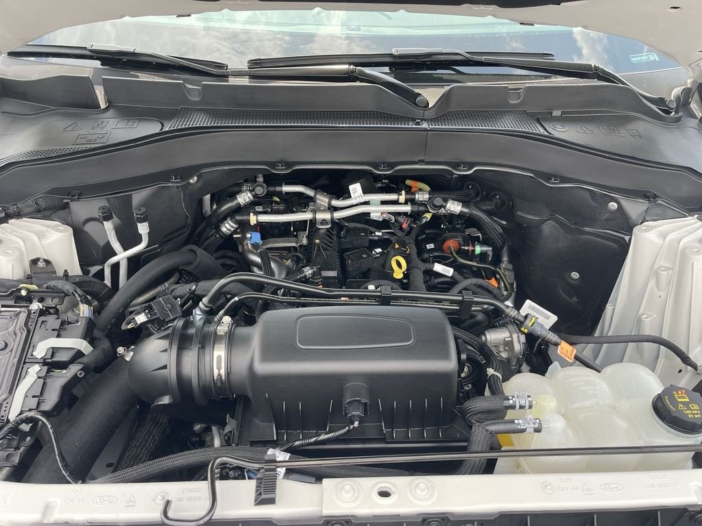 Used 2023 White Ford XLT image 25