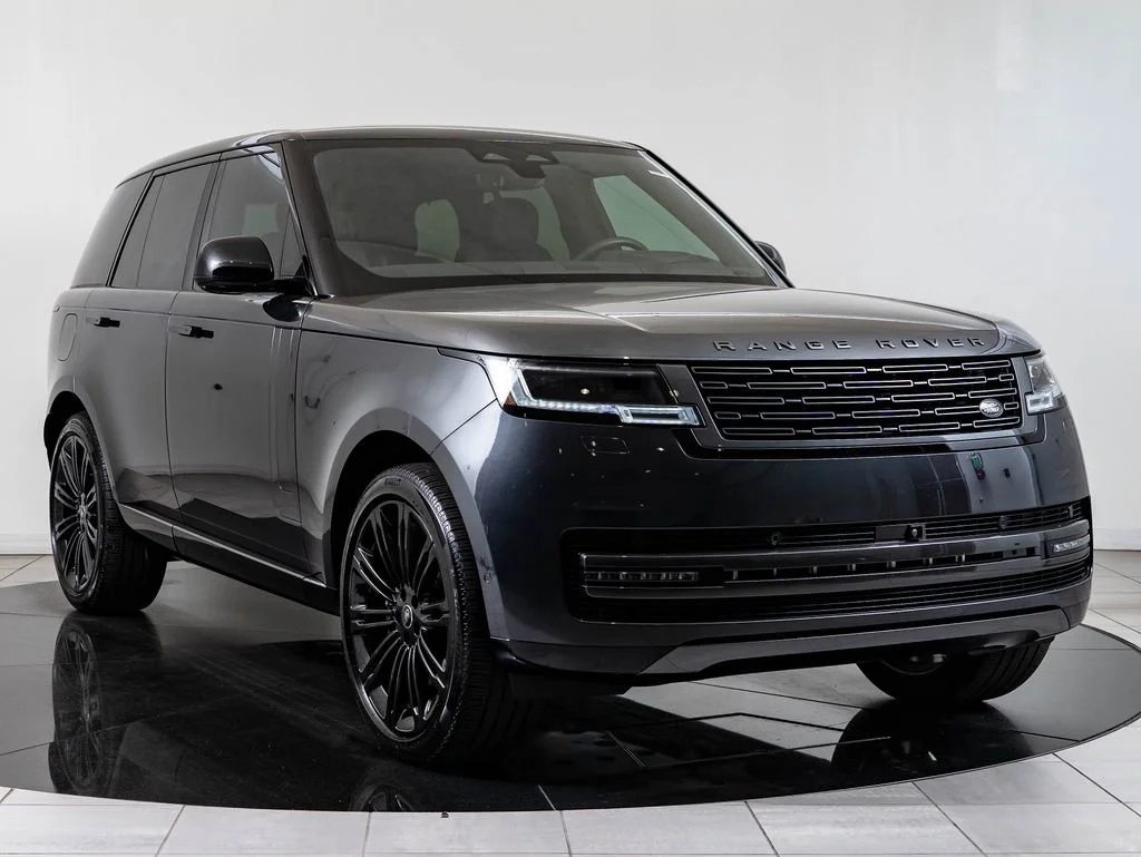 Used 2025 Carpathian Grey Premium Metallic Land Rover SE image 12
