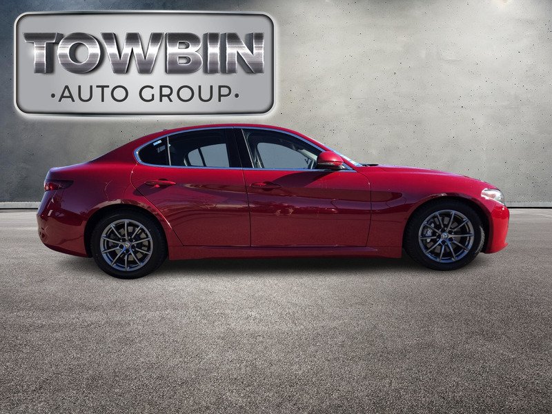 Used 2019 Alfa Rosso Alfa Romeo RWD image 3