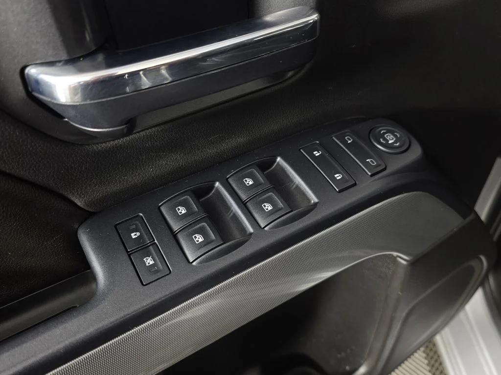 Used 2016 Silver Ice Metallic Chevrolet LT image 25
