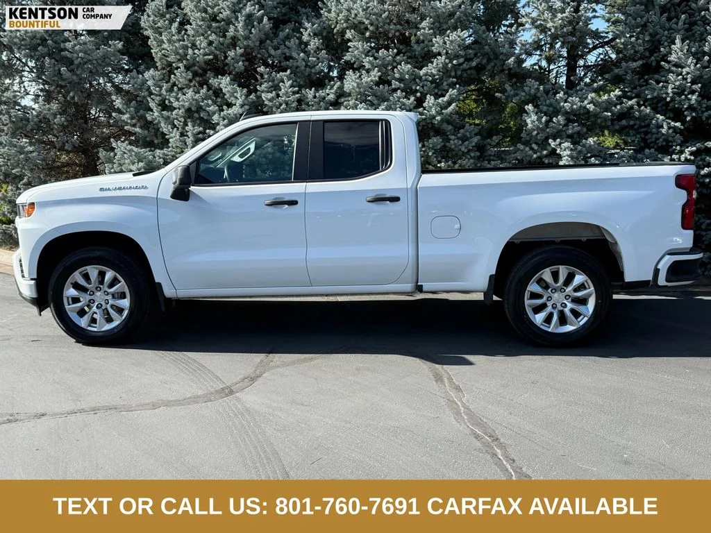 Used 2021 White Chevrolet Custom image 4