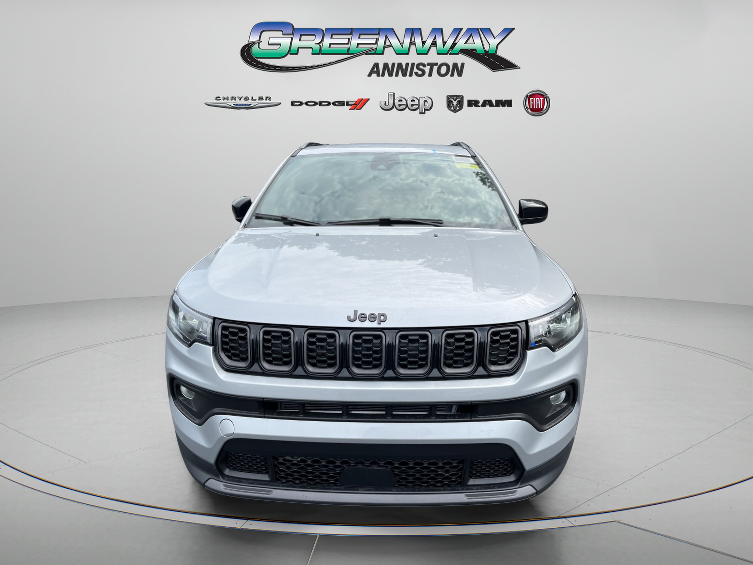 New 2026 Silver Zynith Metallic Clearcoat Jeep Latitude Altitude image 2