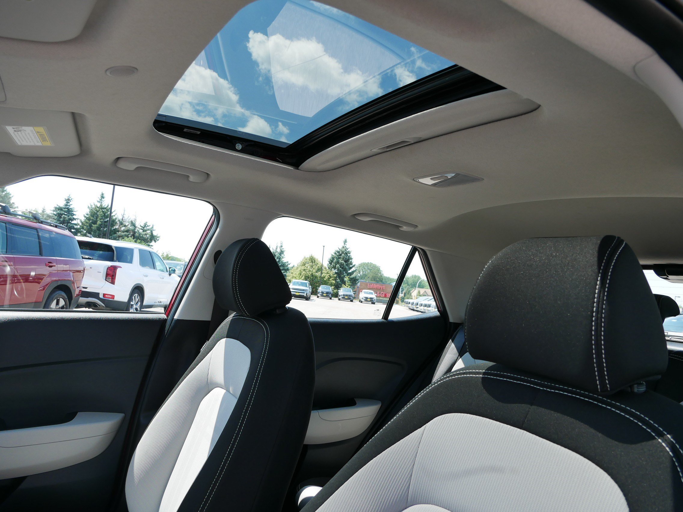 2024 Hyundai Venue SEL - Photo 21