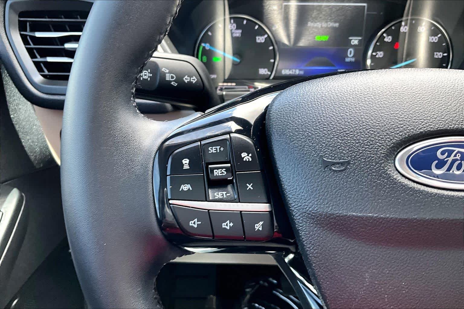 Used 2022 Agate Black Metallic Ford SEL Hybrid image 21