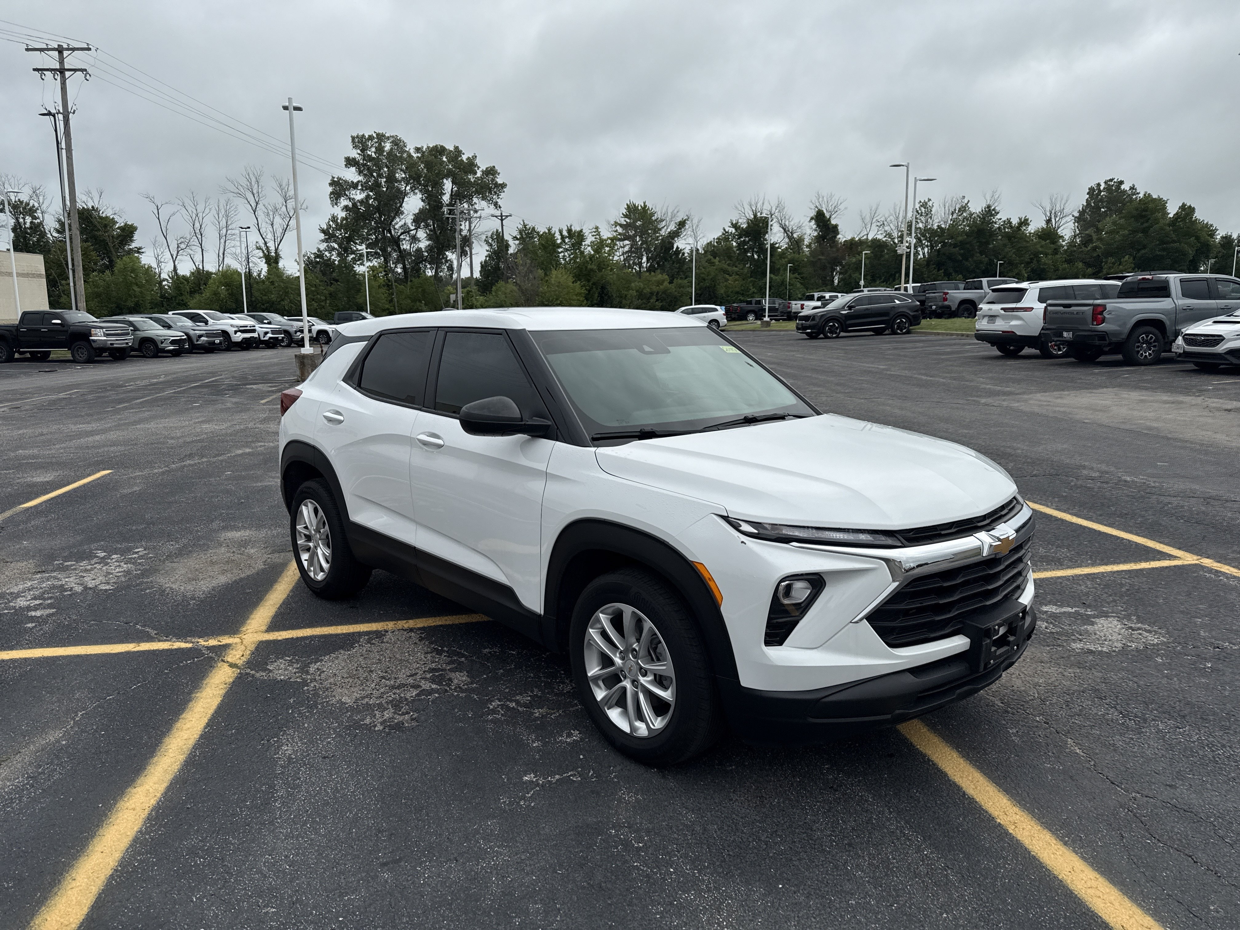 Used 2024 Summit White Chevrolet LS image 8