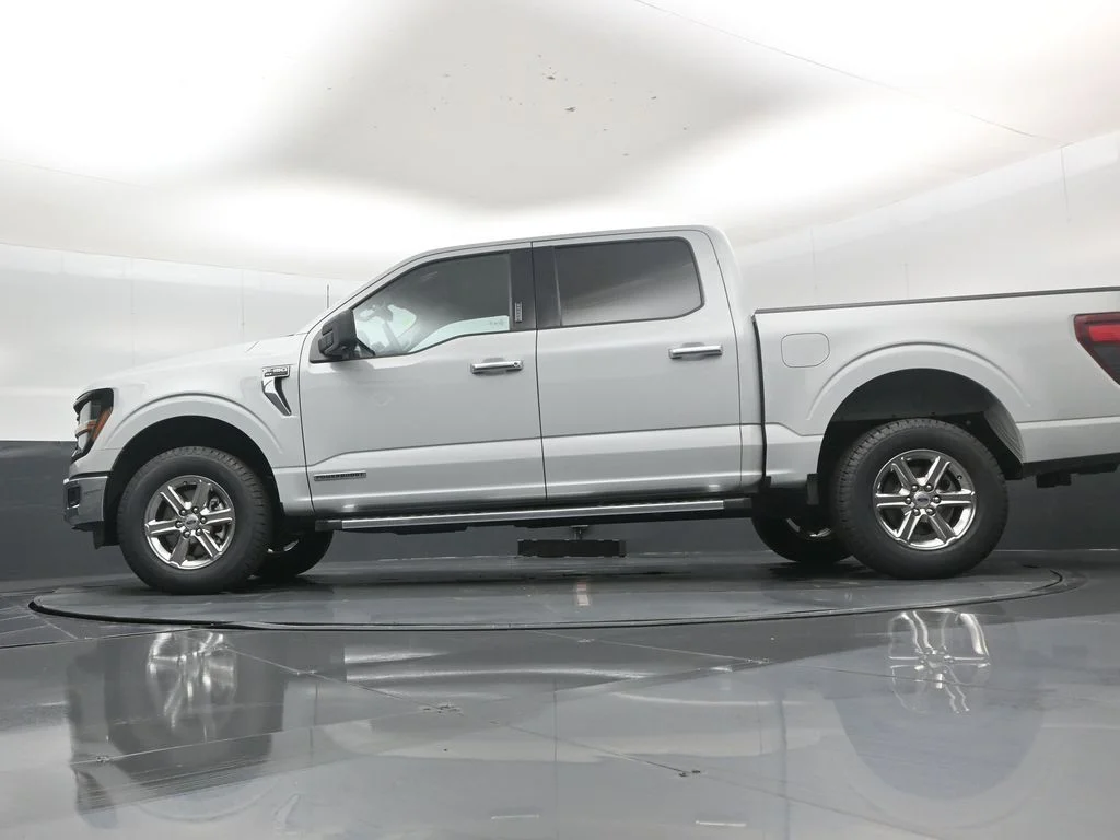 Used 2024 White Ford XLT image 38