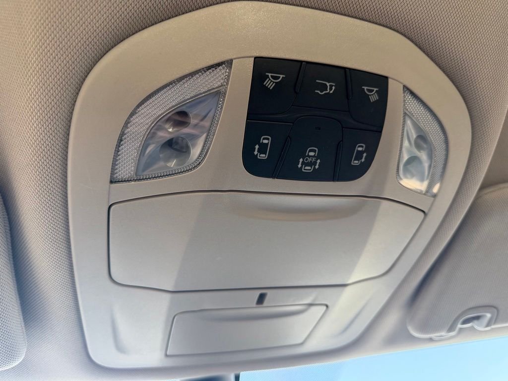 Used 2023 White Chrysler Touring L image 29