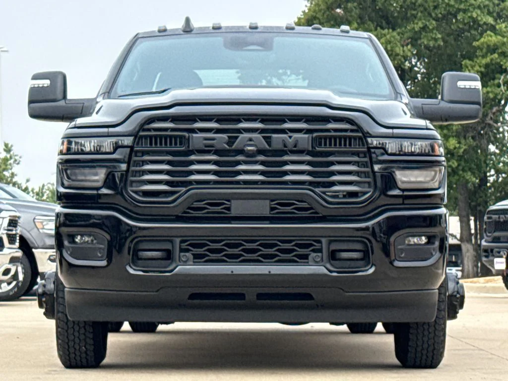 New 2026 Diamond Black Crystal Pearl-Coat Exterior Paint RAM Big Horn image 2
