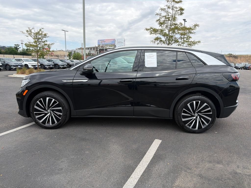 Certified Used 2023 Deep Black Pearl Volkswagen Pro S Plus image 3
