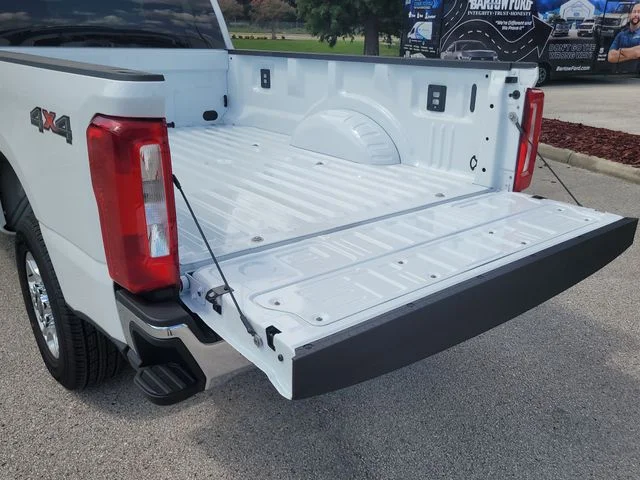 New 2026 Oxford White Ford XLT image 11