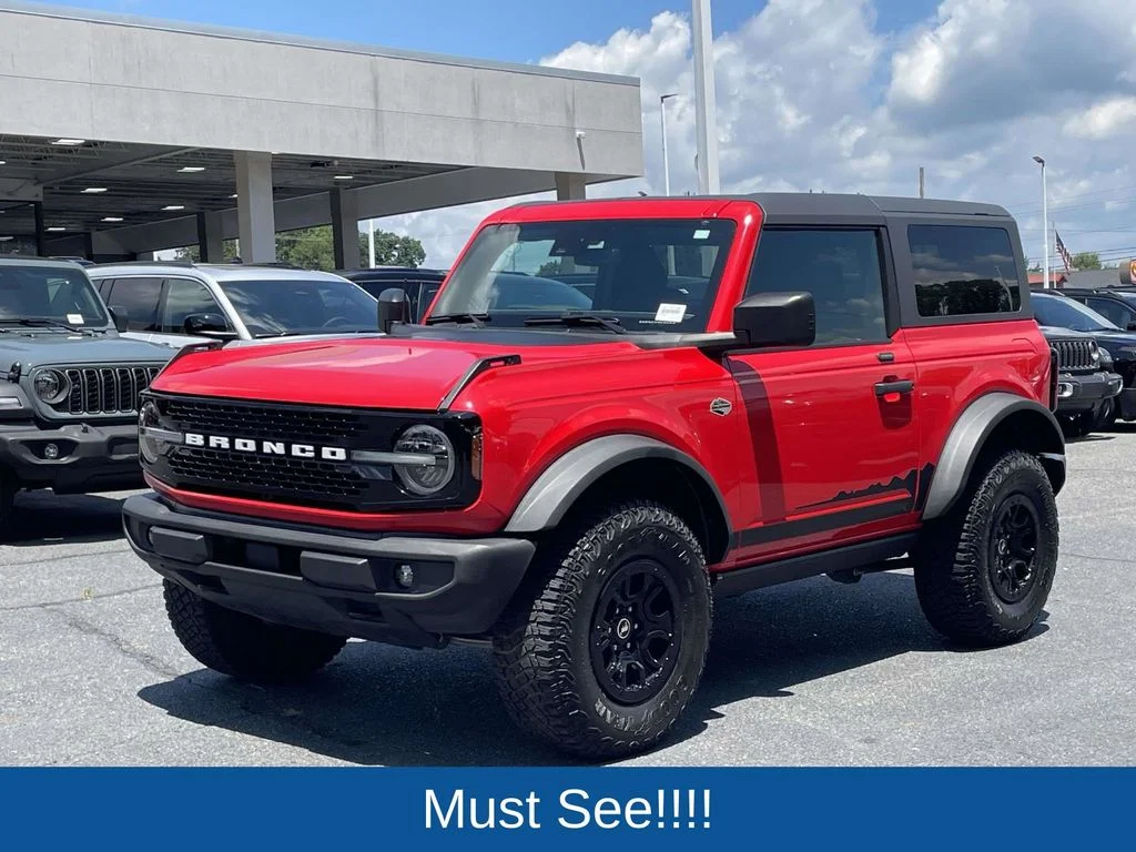 Used 2022 Red Ford Wildtrak image 4