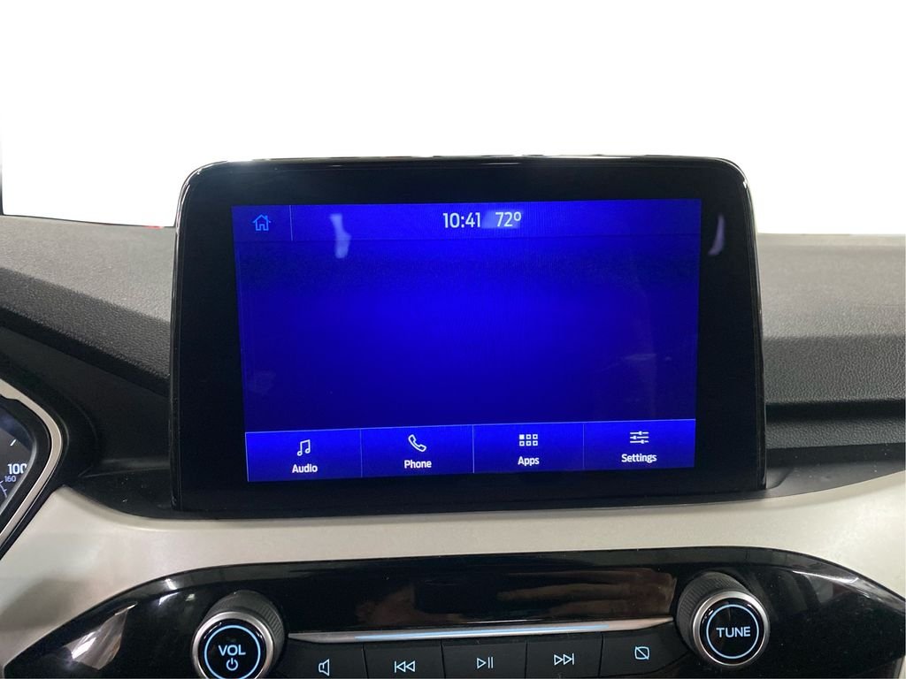 Used 2021 Red Ford SE image 10