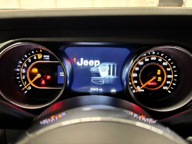 Used 2023 White Jeep Mojave image 12