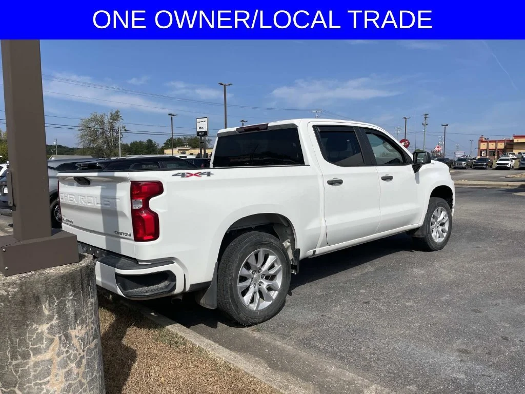 Used 2021 SUMMIT WHITE Chevrolet Custom image 6