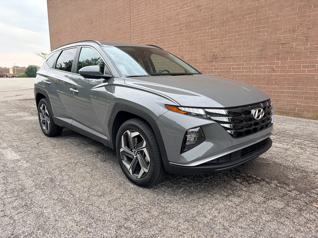 Used 2024 Hampton Gray Hyundai SEL image 7