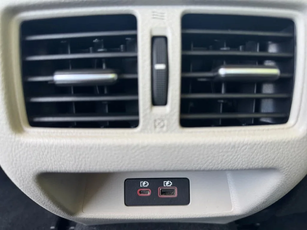 Used 2020 White Nissan 2.5 SV image 23