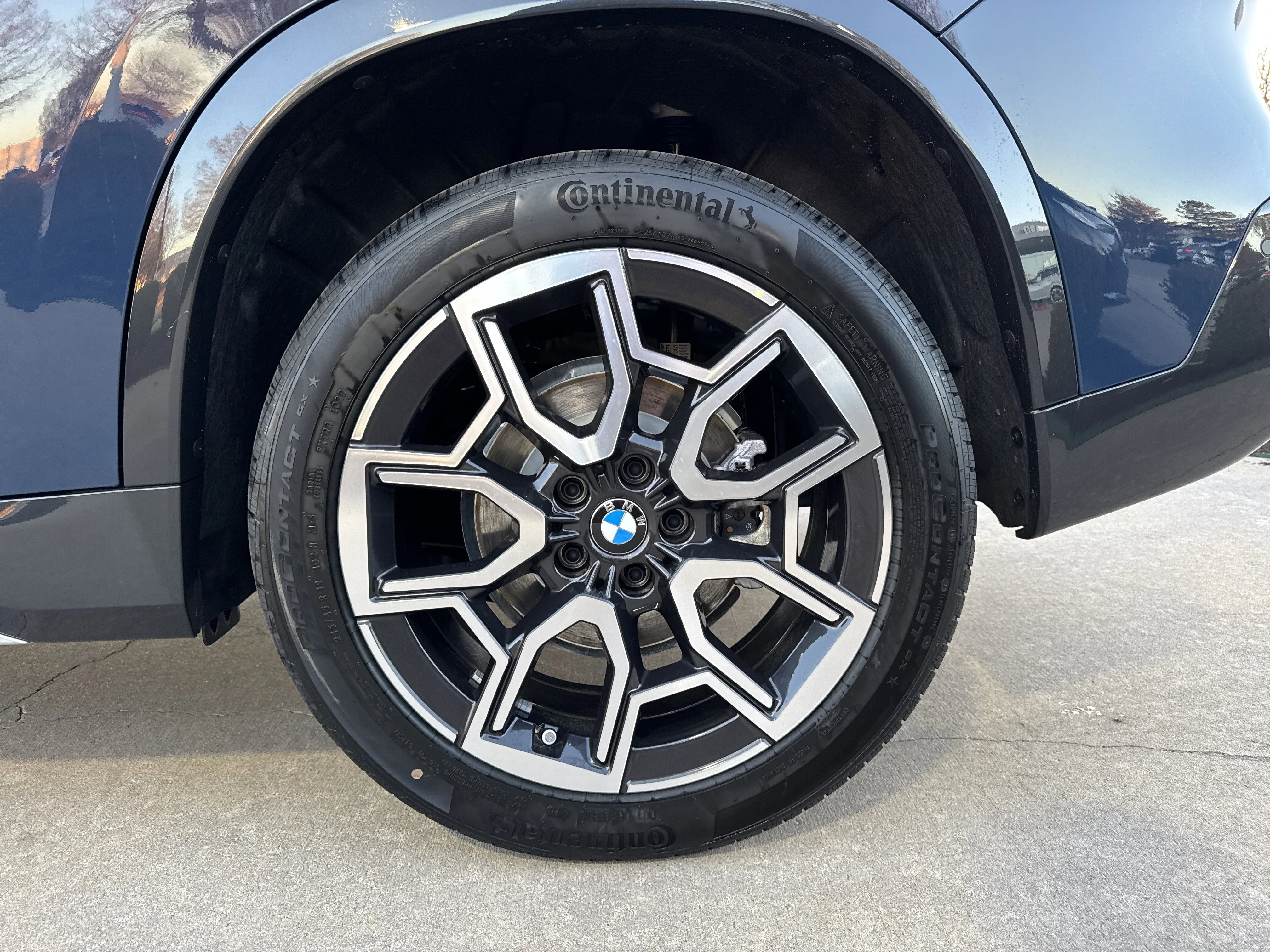 New 2026 0C7R Night Dusk Blue Metallic BMW xDrive28i image 27