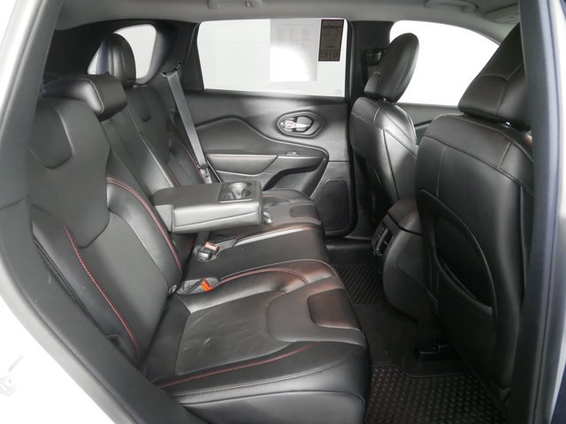 Used 2022 Bright White Clearcoat Jeep Trailhawk w/ Technology Pkg & Comfort Pkg image 14