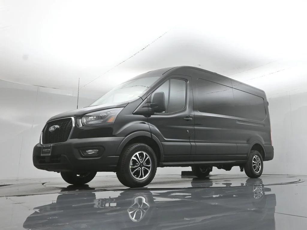 New 2026 Agate Black Metallic Ford Base image 43