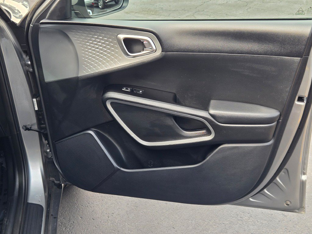 2024 Kia Soul LX - Photo 6