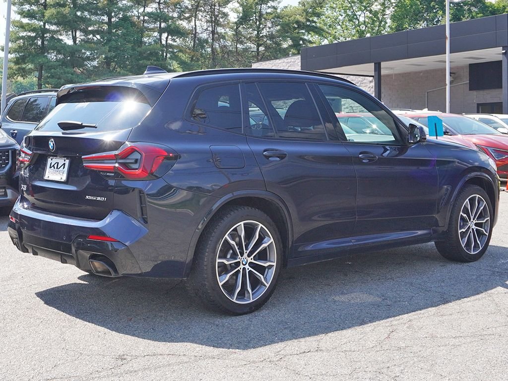 Used 2023 Black BMW xDrive30i image 9