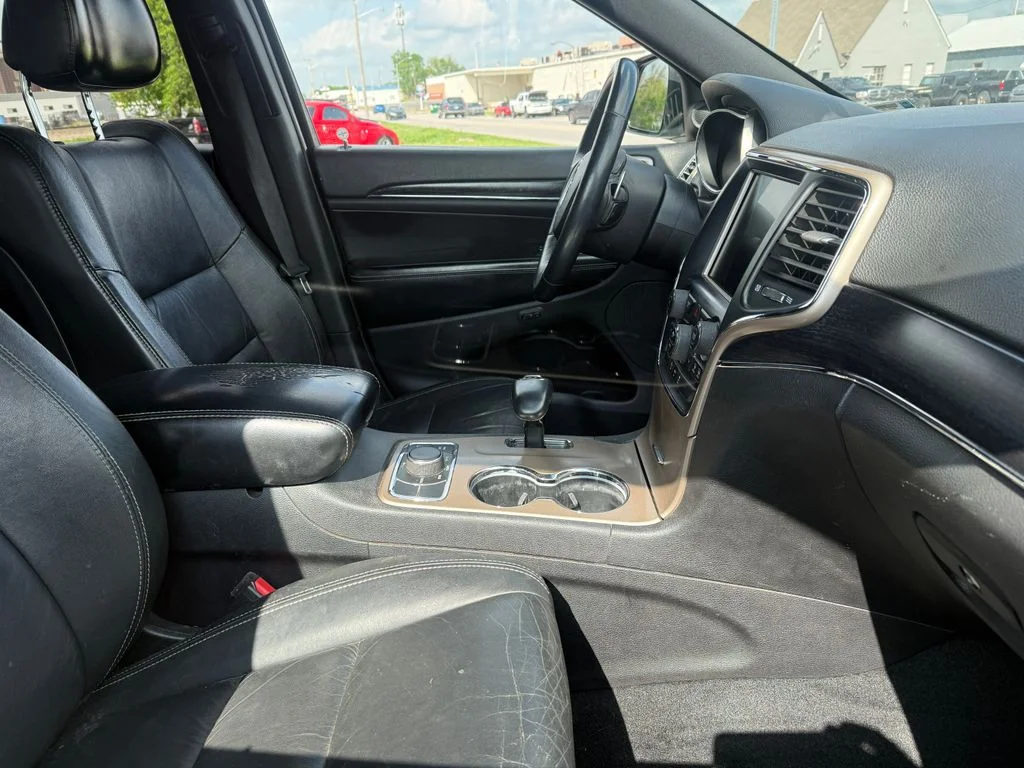 Used 2014 Black Jeep Limited image 14