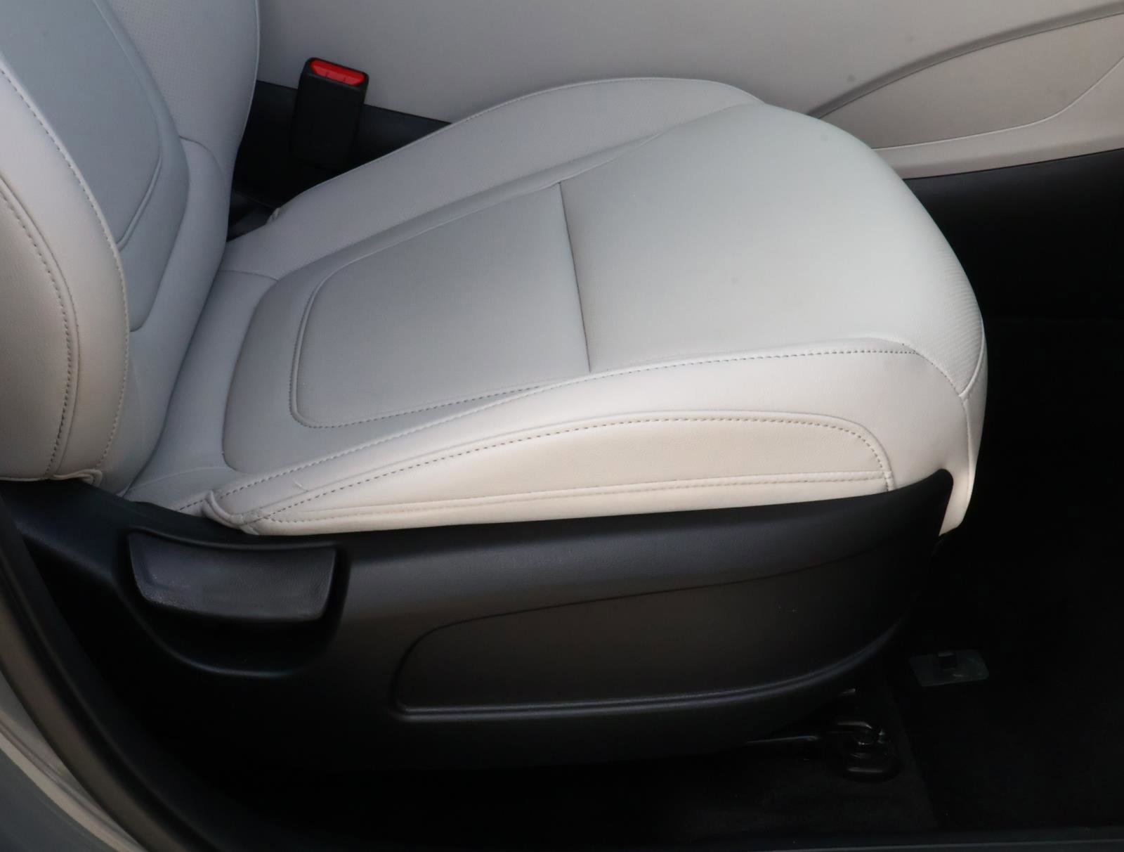 2025 Hyundai Tucson SEL Convenience - Photo 19